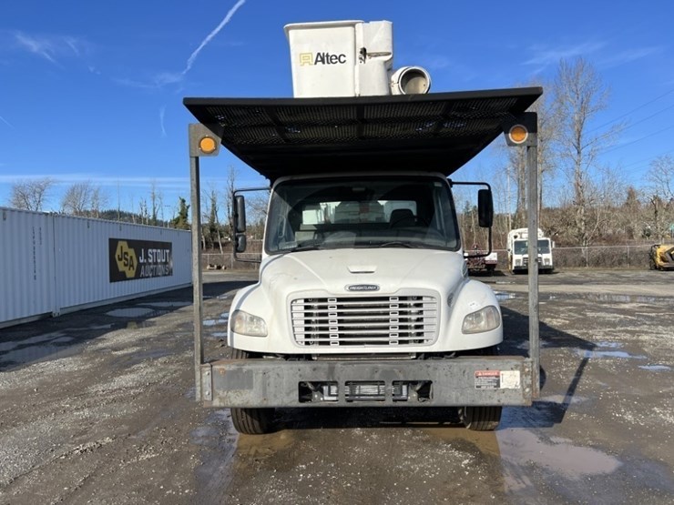 2015-freightliner-m2-s/a-bucket-truck-image-8