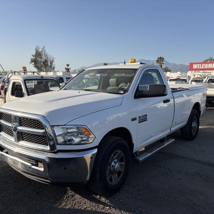 2016 DODGE 2500