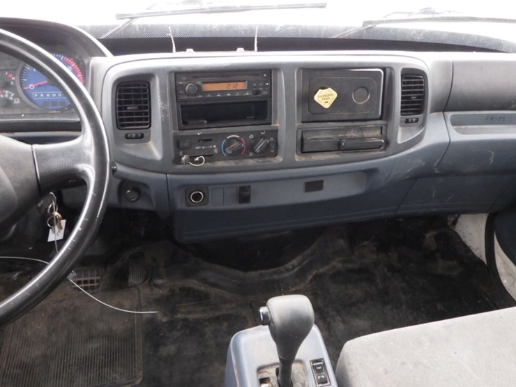 2006-hino-268-image-20