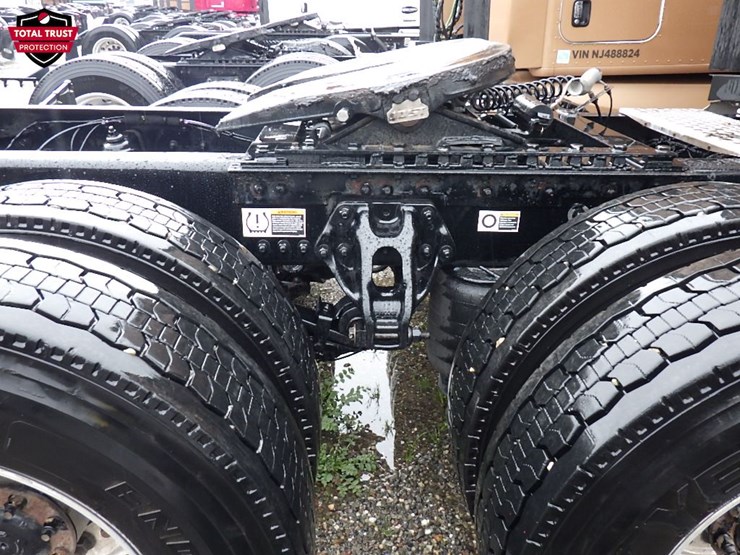 2022-kenworth-t680-image-9