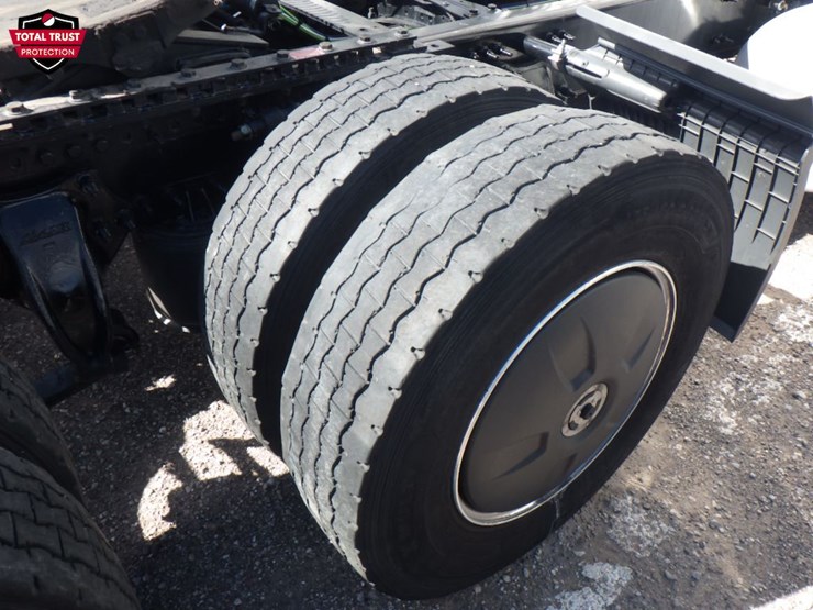 2024-freightliner-cascadia-126-image-9