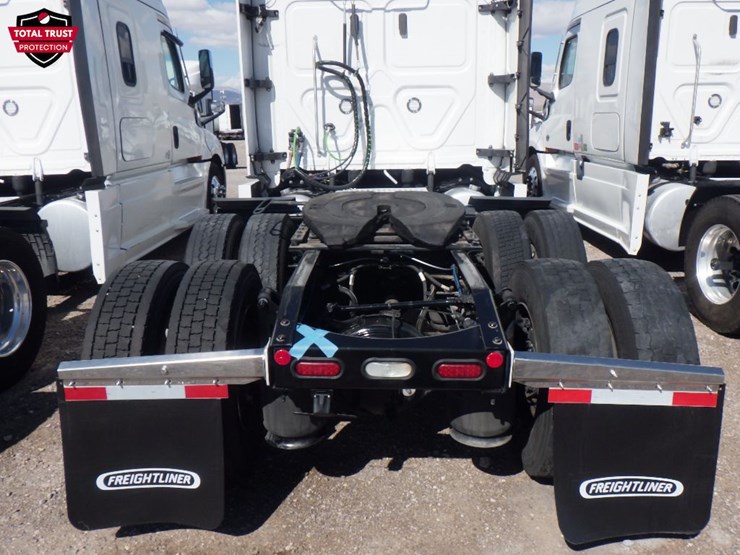 2024-freightliner-cascadia-126-image-12