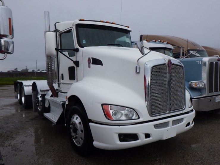 2014-kenworth-t660-image-3