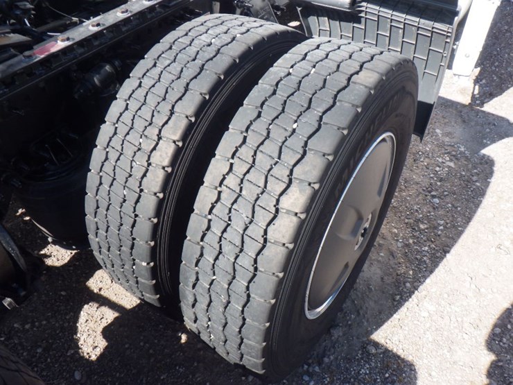 2024-freightliner-cascadia-126-image-7