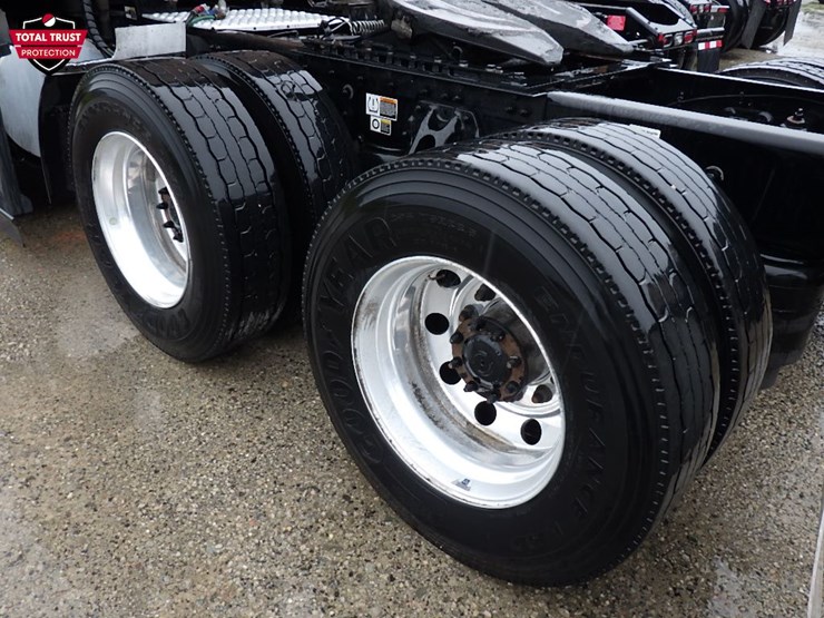 2024-kenworth-t680-image-16