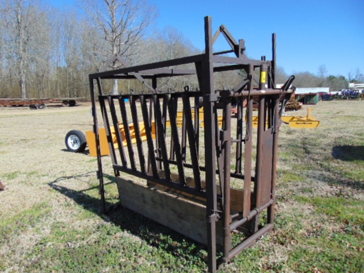 preifert-cattle-squeeze-chute-image-1