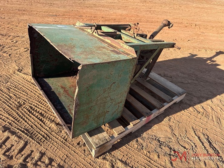 3ph-hopper-spreader-image-3