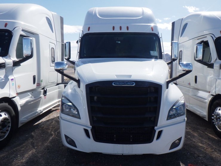 2024-freightliner-cascadia-126-image-2