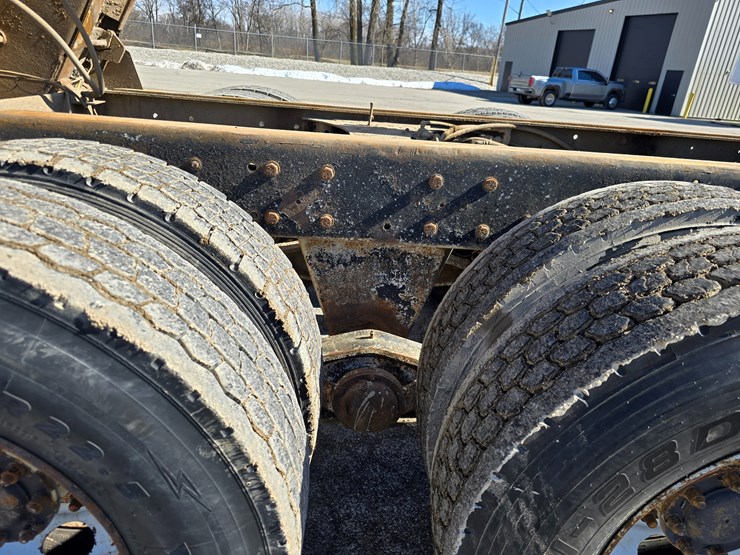 2001-mack-rd688s-image-75