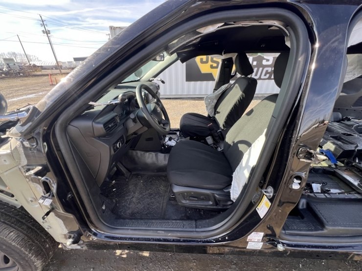 2024-ford-explorer-image-23