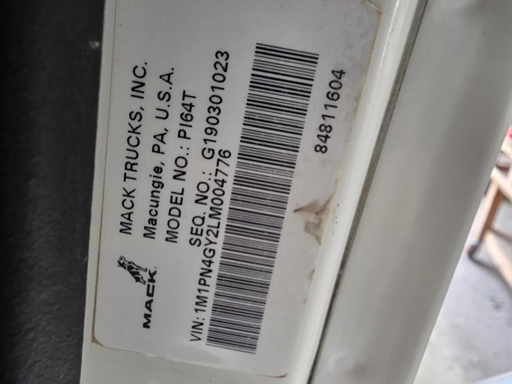 2020-mack-p164t-daycab-image-16