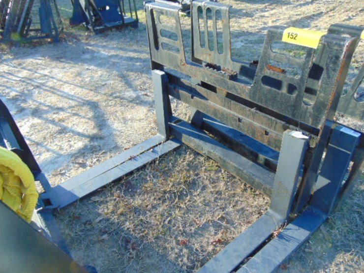 walk-through-skid-steer-forks-image-1