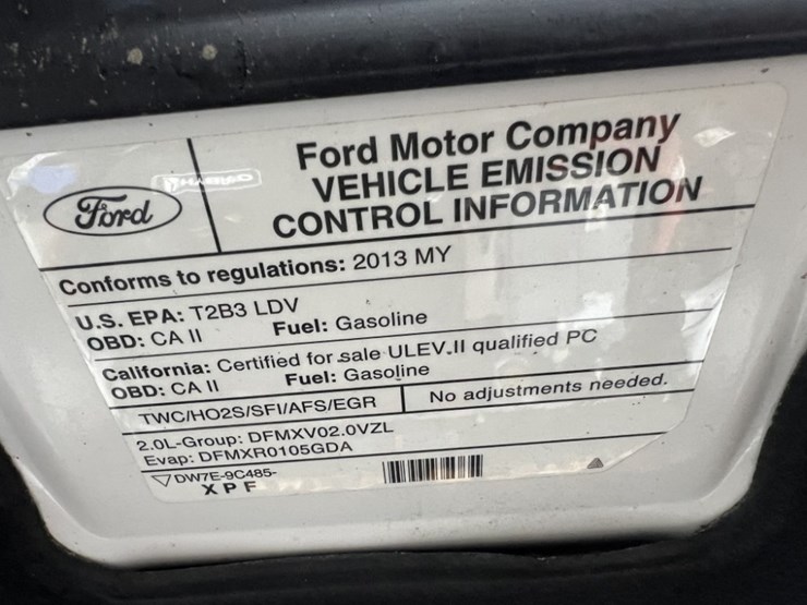 2013-ford-fusion-se-hybrid-sedan-image-14