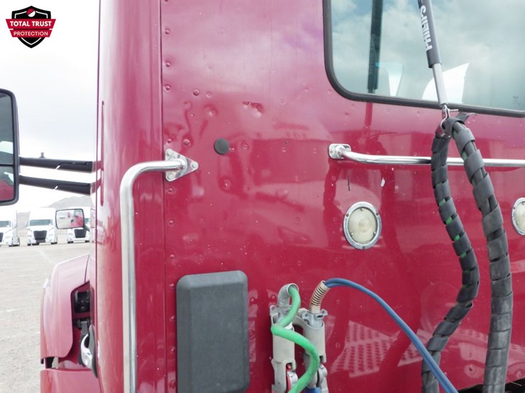 2019-kenworth-t880-image-17