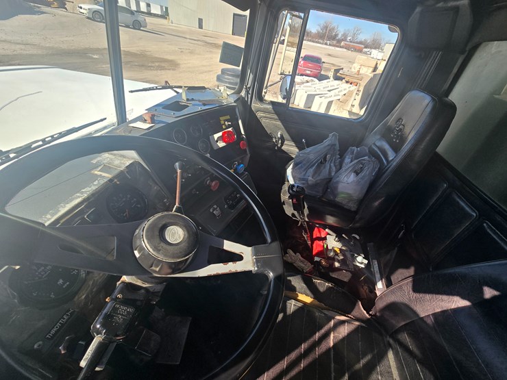 1998-mack-dm600-image-102