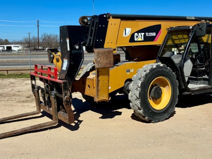 2020-caterpillar-tl1255d-image-1