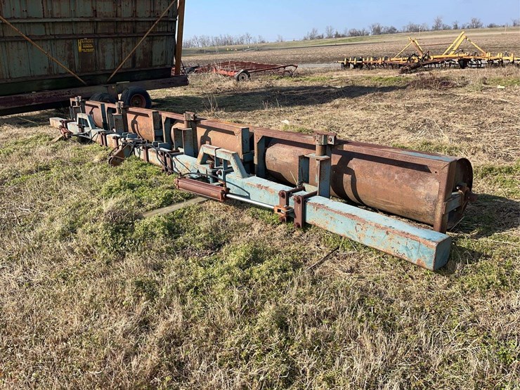 bell-8-row-folding-3pt-roller-image-2