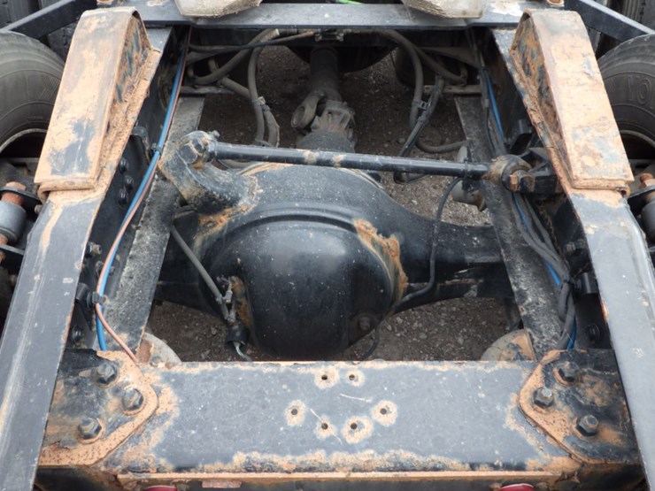 2019-freightliner-cascadia-126-image-17