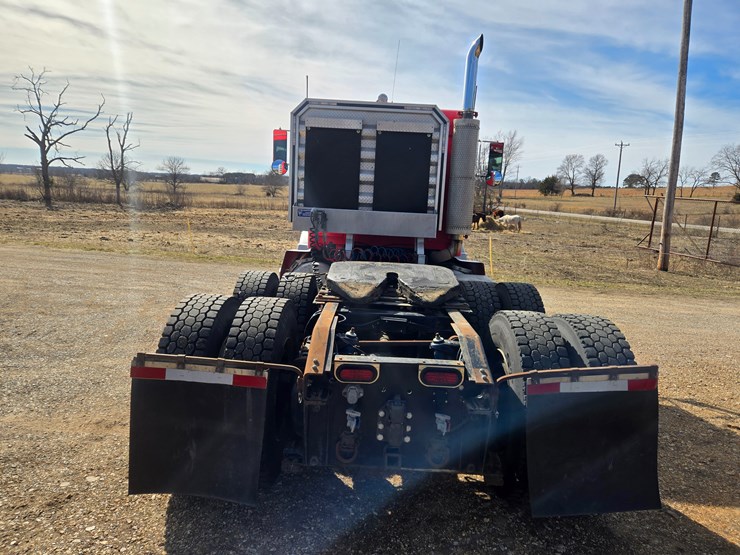 1997-peterbilt-377-image-14