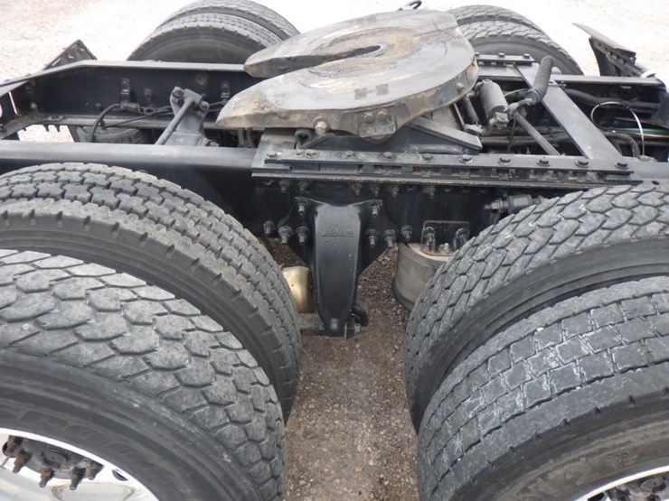 2016-freightliner-cascadia-125-image-4