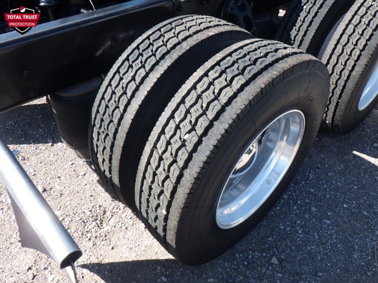 2021-kenworth-t680-image-8