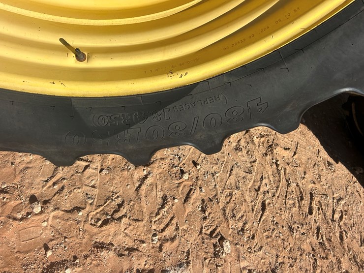 2010-john-deere-8320r-image-11