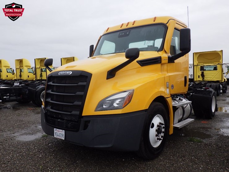 2022-freightliner-cascadia-126-image-1