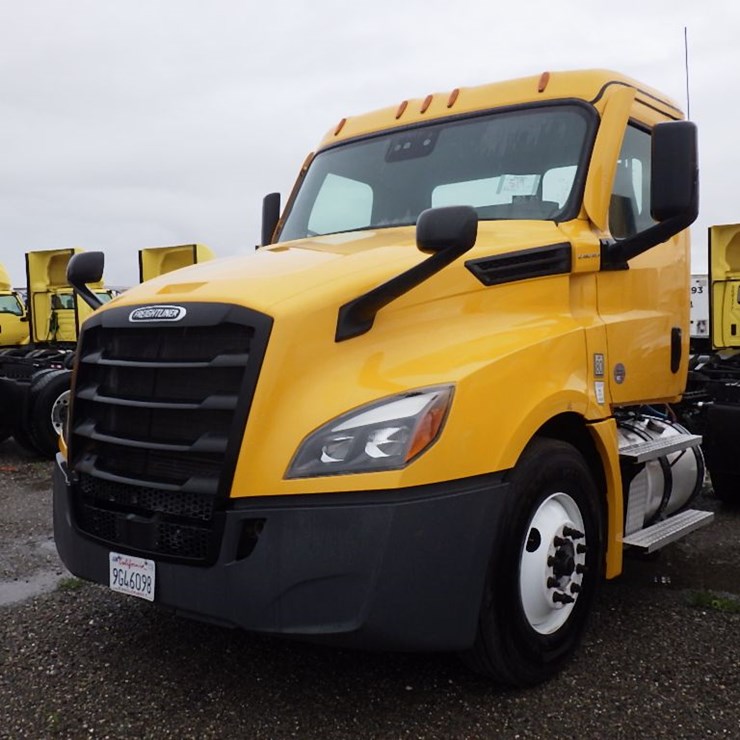 2022 FREIGHTLINER CASCADIA 126