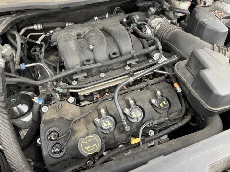 2017-ford-explorer-image-12