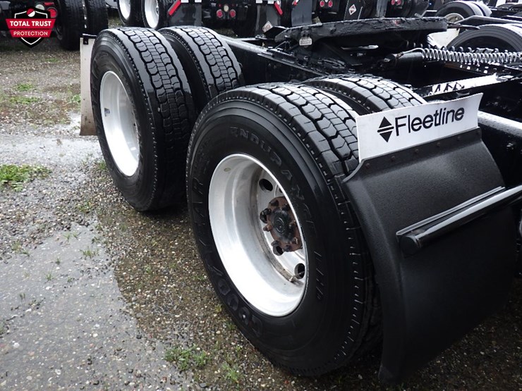 2022-kenworth-t680-image-7