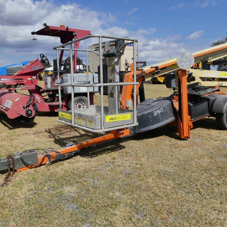 2016 JLG T350