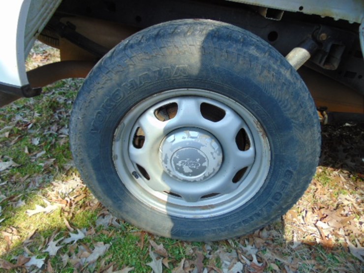 2019-ford-f150-xl-image-9