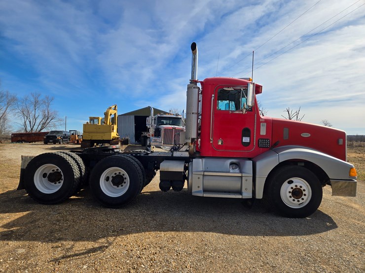 1997-peterbilt-377-image-21