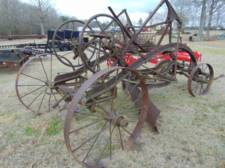 antique-road-grader-image-6