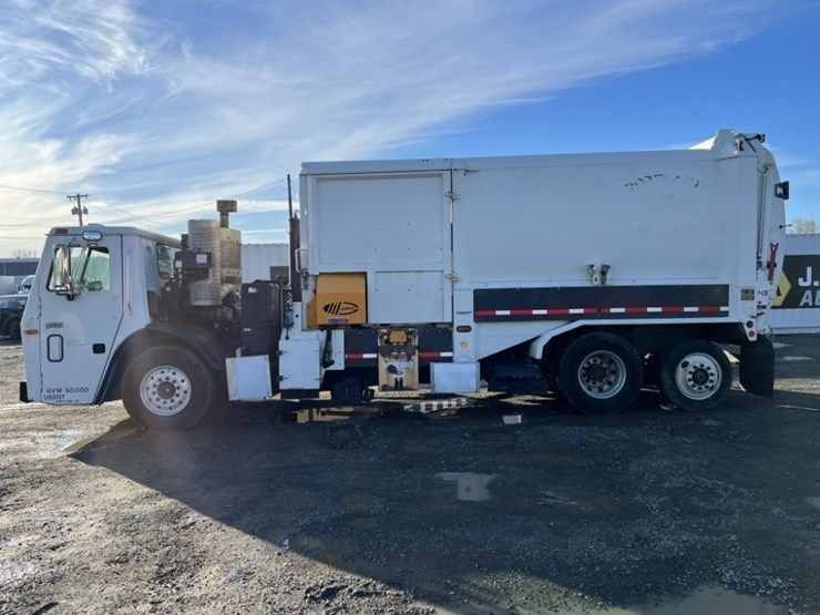 2013-mack-leu612-image-7