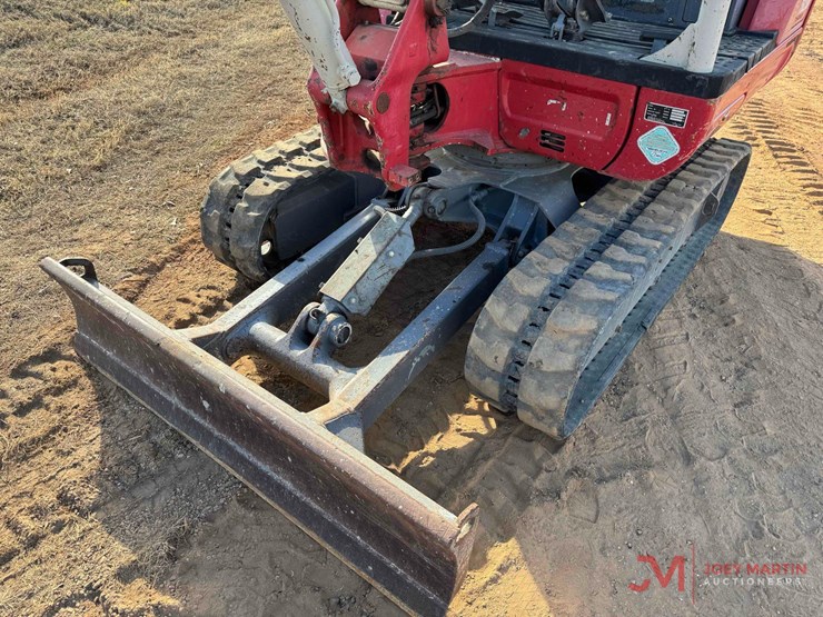 2019-takeuchi-tb230-image-13