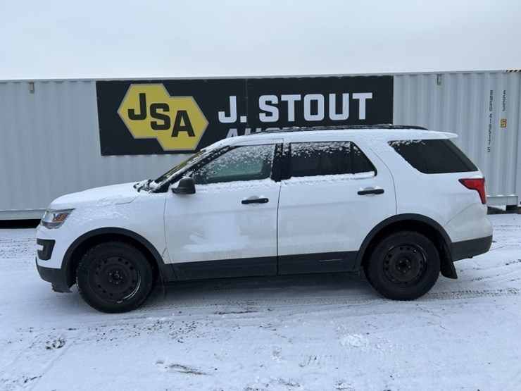 2016-ford-explorer-image-2