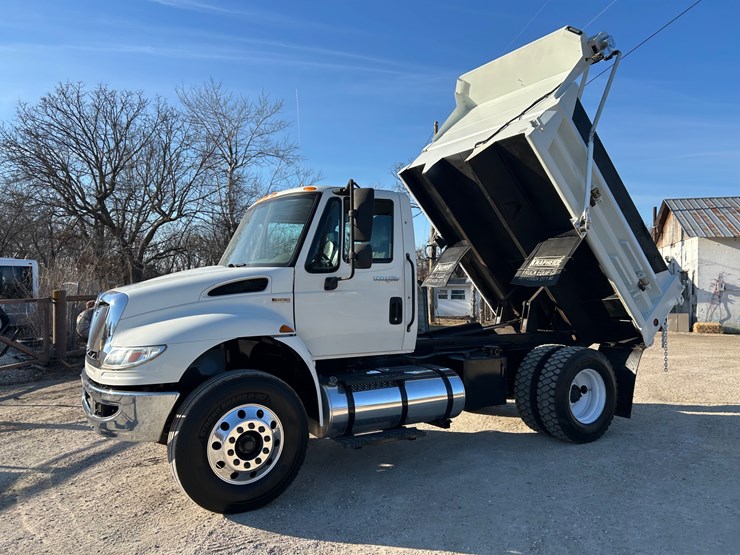 2013-international-durastar-4400-image-33