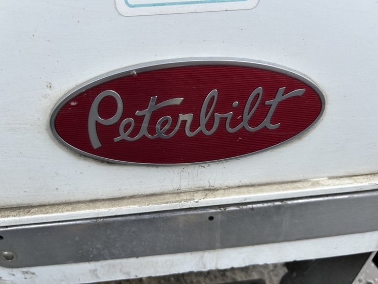 2014-peterbilt-320-image-16