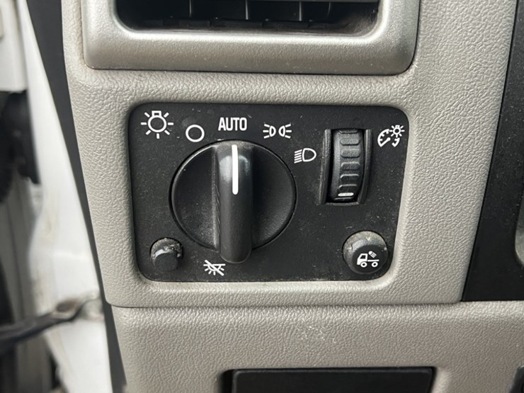 2008-chevrolet-colorado-image-25