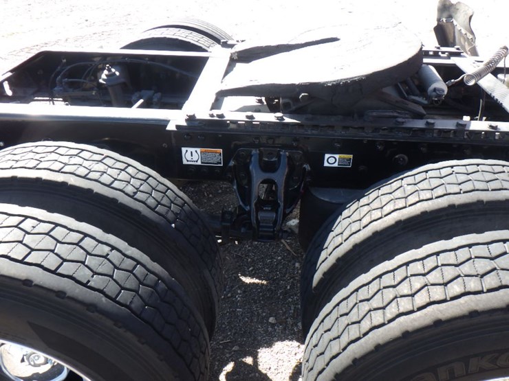 2020-kenworth-t680-image-6