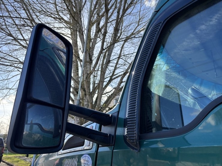 2016-kenworth-t680-image-19