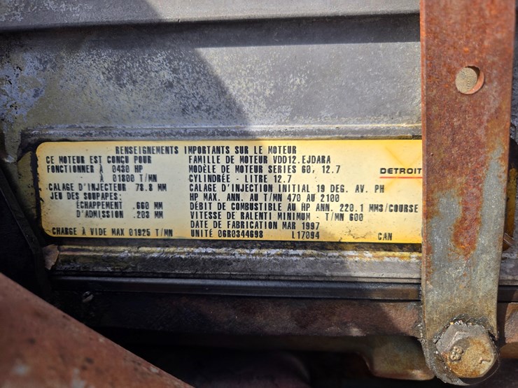 1997-peterbilt-377-image-30