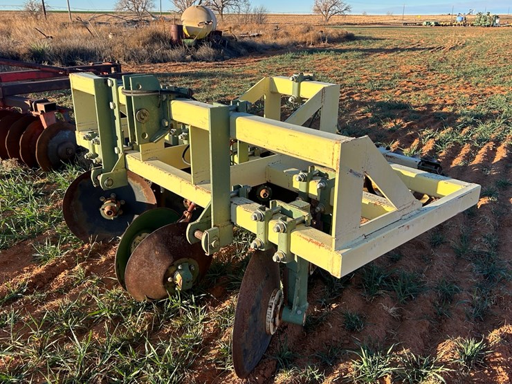 roll-a-cone-track-filler-image-2