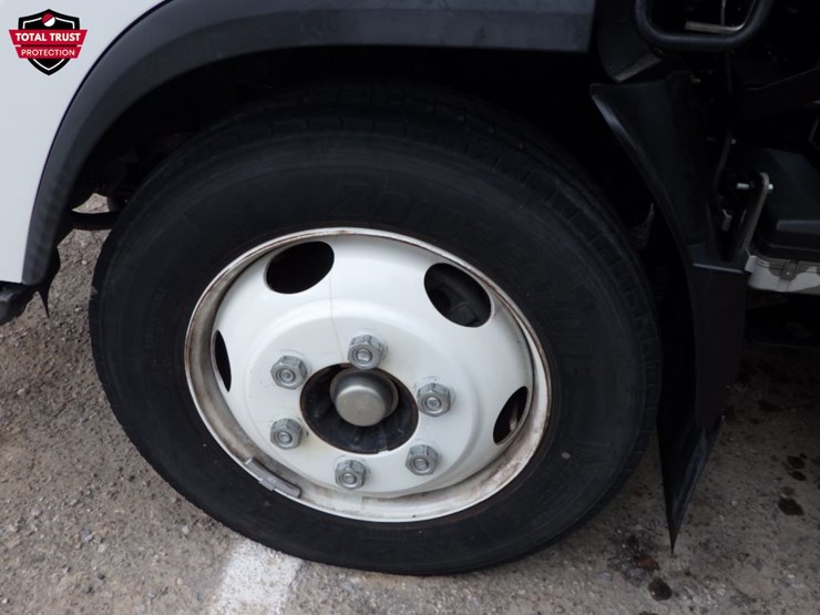 2020-isuzu-nrr-image-19