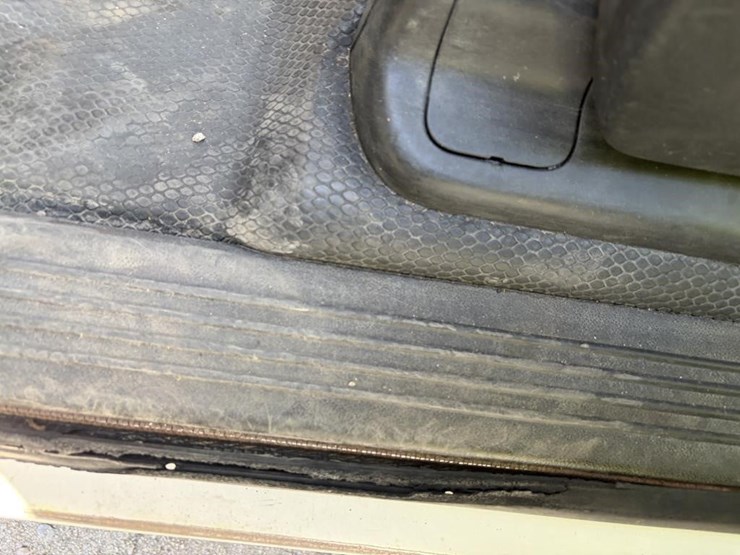 2008-chevrolet-2500-image-16