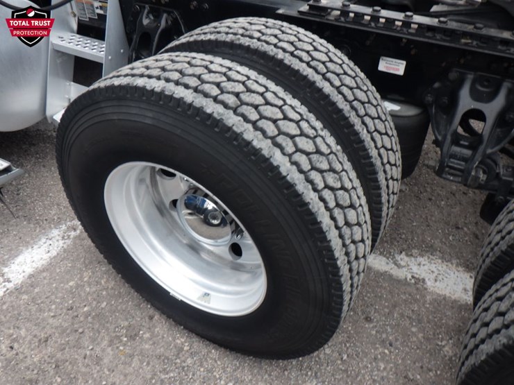 2020-kenworth-t680-image-12