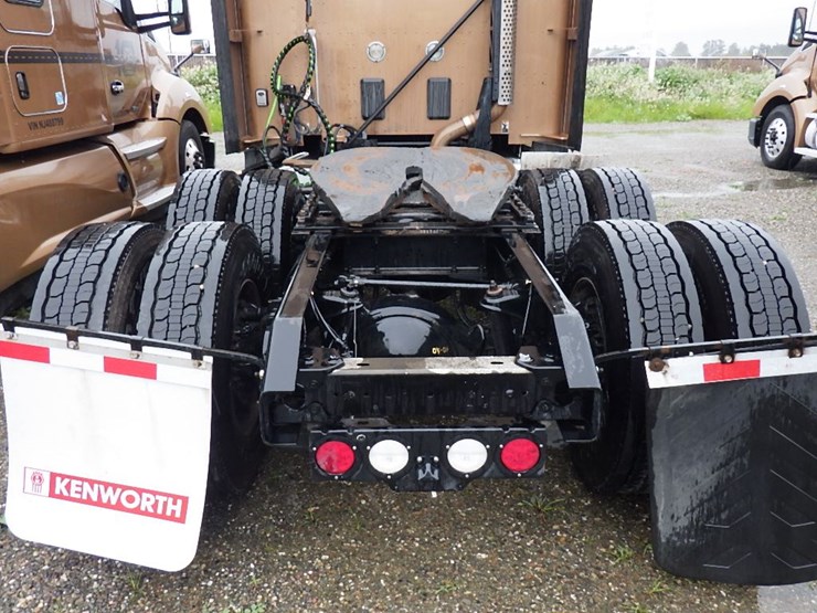 2022-kenworth-t680-image-11