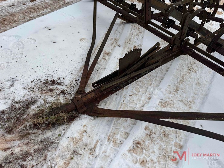 pull-type-field-cultivator-/-chisel-plow-image-6