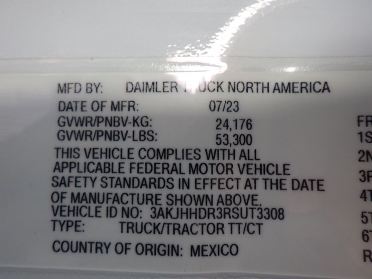 2024-freightliner-cascadia-126-image-23